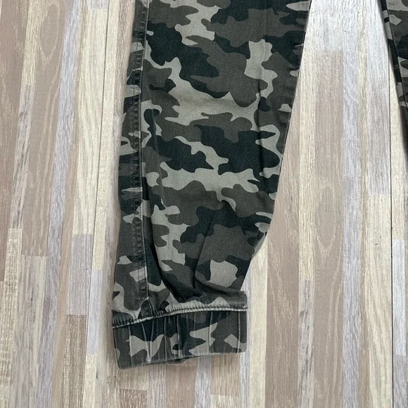 Hurley Boy's Camouflage Jogger Pants, Size Youth XL - Picture 2 of 9